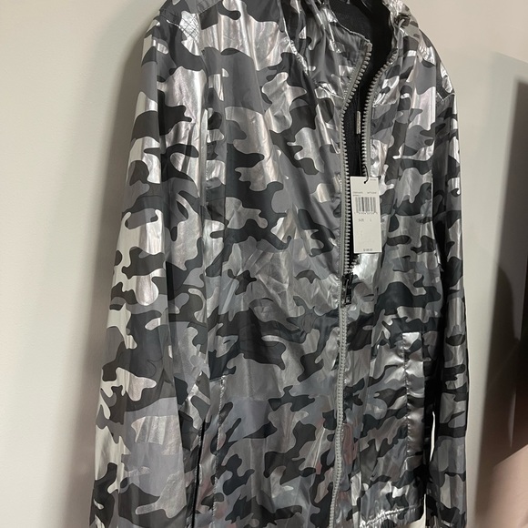 BNWT Michael Kors Mens Wind breaker/Rain HoodieSM,XL,XXL - Picture 14 of 15